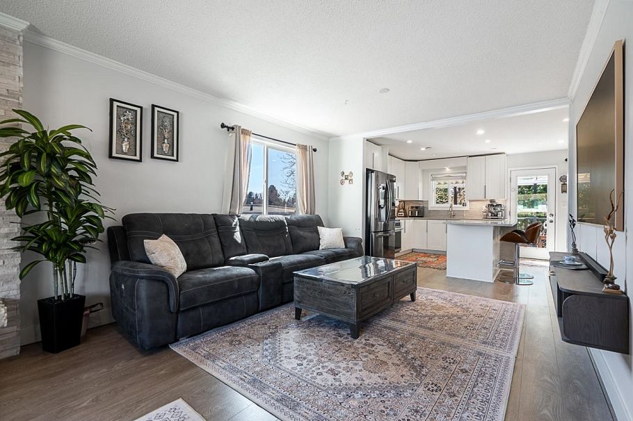 2333 Kirkstone Road North Vancouver, BC - 5