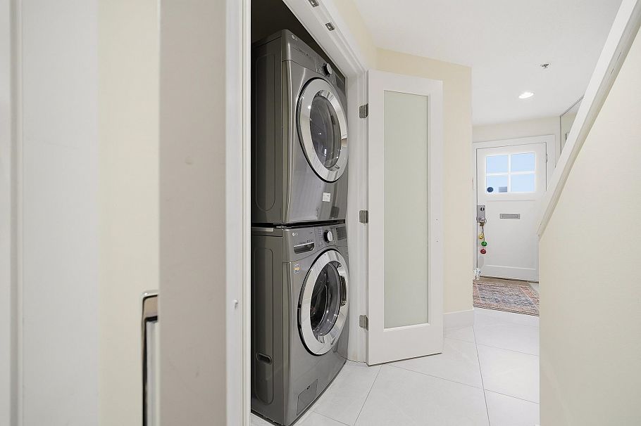 2160 W 8th Avenue Vancouver, BC - 30