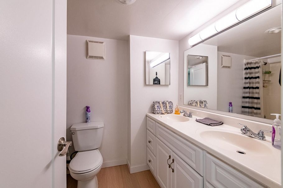 3315 W 6th Avenue Vancouver, BC - 9