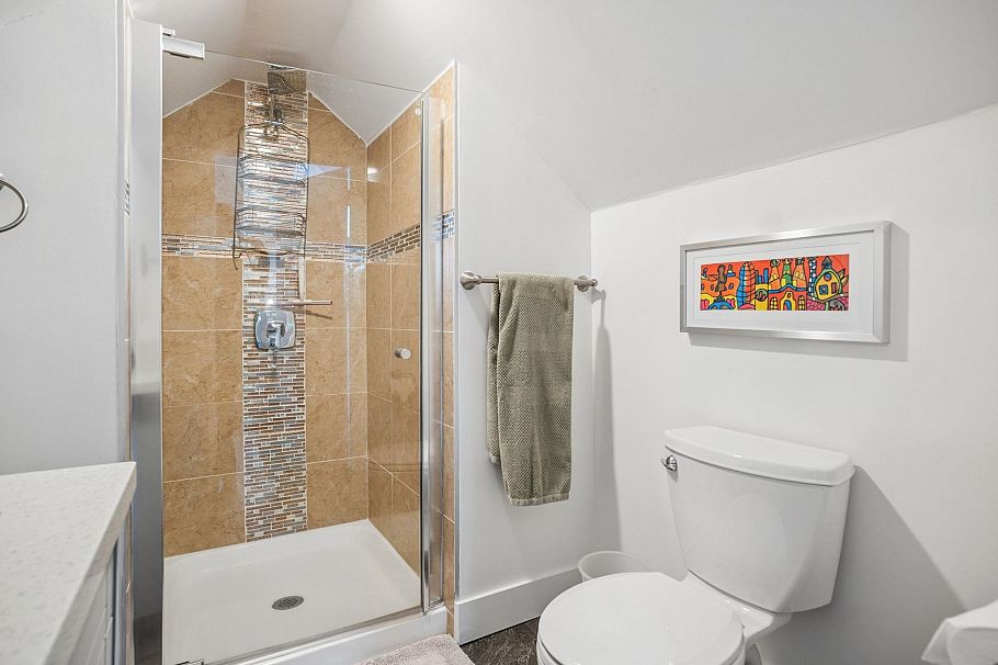 3537 W 5th Avenue Vancouver, BC - 16