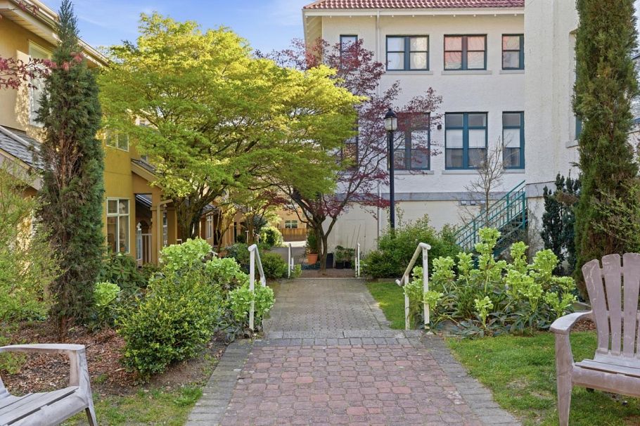 20 3428 Adanac Street Vancouver, BC - 29