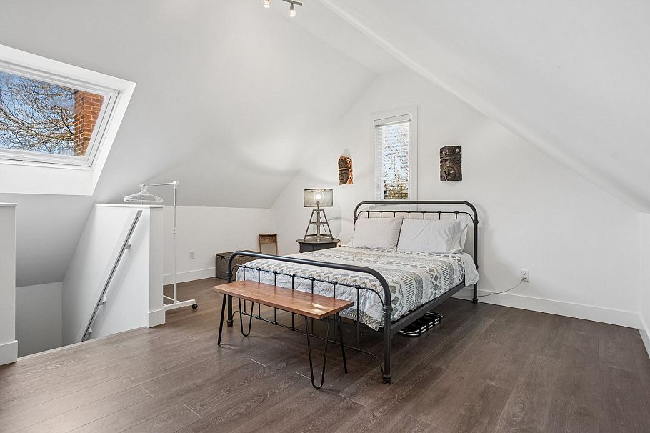 3537 W 5th Avenue Vancouver, BC - 13