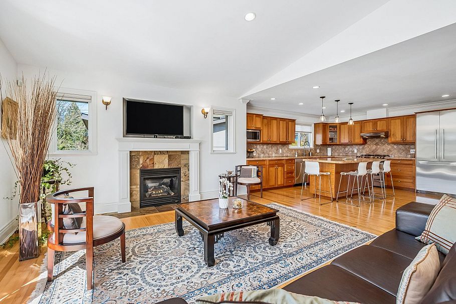 954 Tudor Avenue North Vancouver, BC - 10