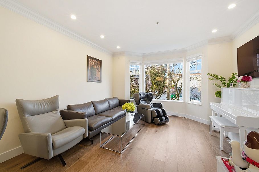 2160 W 8th Avenue Vancouver, BC - 13