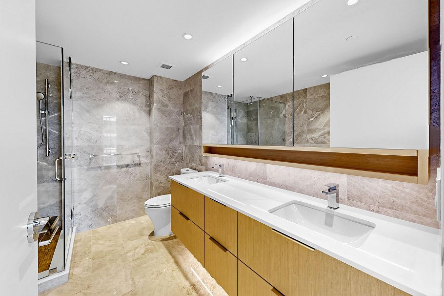 803 485 W 42nd Avenue Vancouver, BC - 17