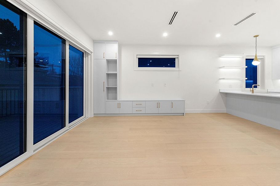 2 1582 E 2nd Avenue Vancouver, BC - 5