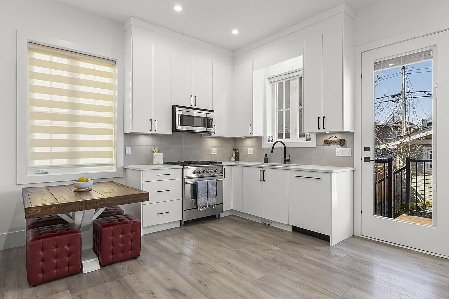 4327 Perry Street Vancouver, BC - 7