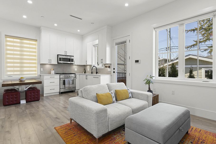 4327 Perry Street Vancouver, BC - 2