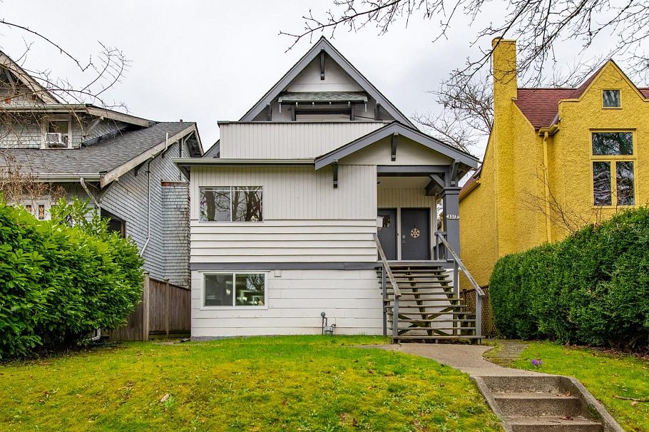 3315 W 6th Avenue Vancouver, BC - 1