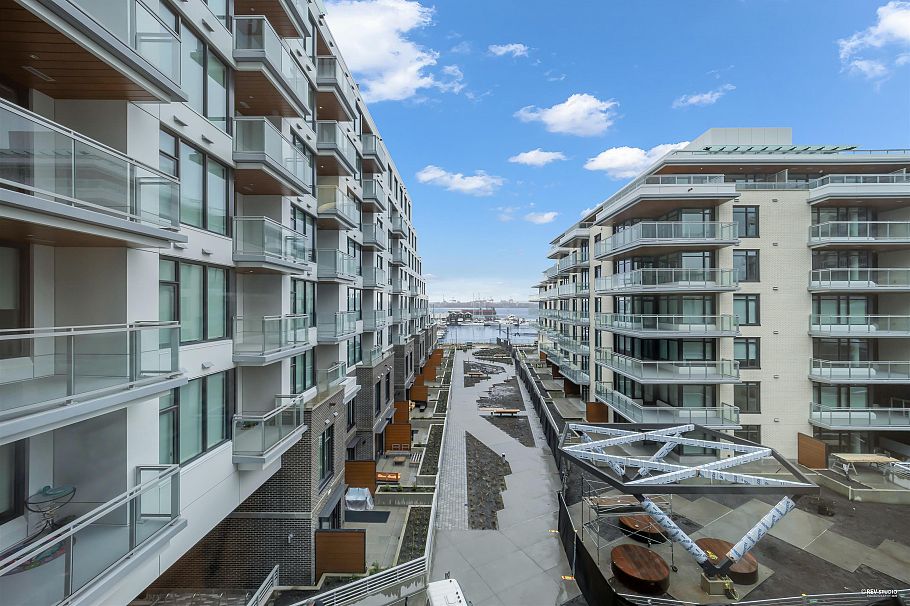 401 755 Harbourside Drive North Vancouver, BC - 18