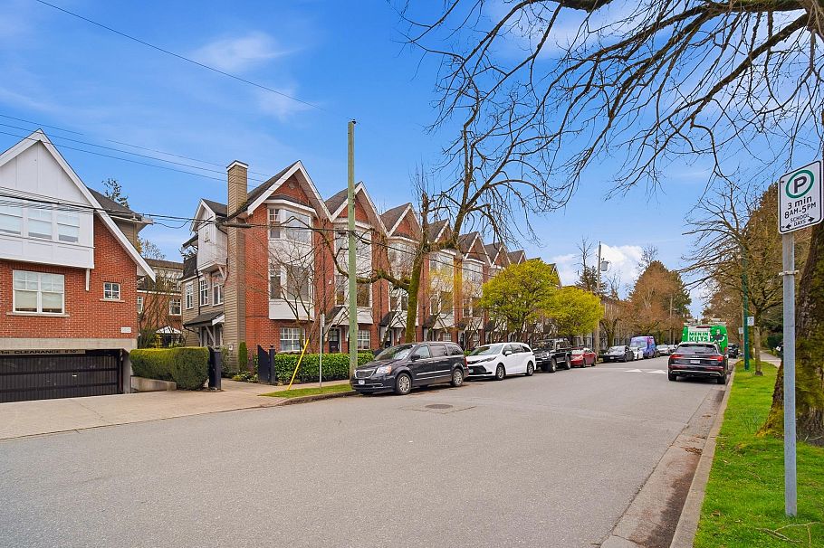 2160 W 8th Avenue Vancouver, BC - 35