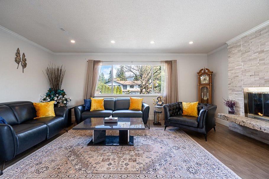 2333 Kirkstone Road North Vancouver, BC - 3