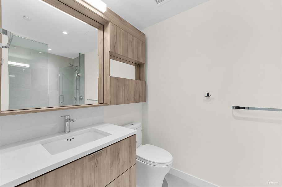 401 755 Harbourside Drive North Vancouver, BC - 11