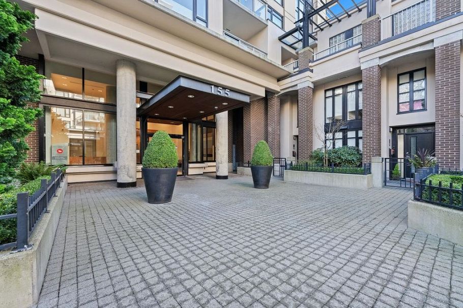 1209 155 W 1st Street North Vancouver, BC - 27