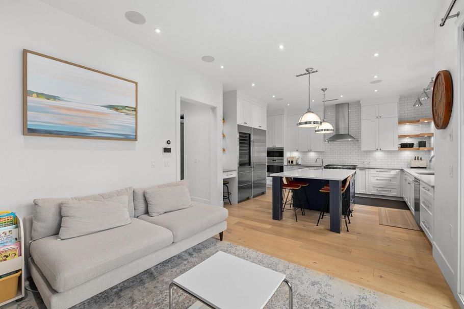 3363 W 15th Avenue Vancouver, BC - 14