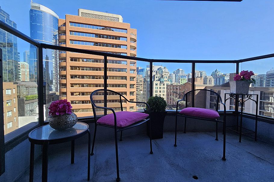 1003 1189 Howe Street Vancouver, BC - 1