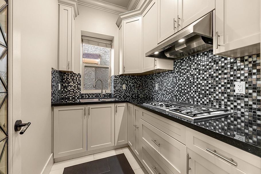 3042 W 33rd Avenue Vancouver, BC - 16