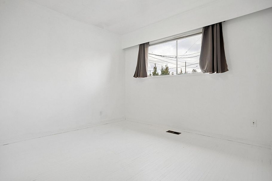 585 W 65th Avenue Vancouver, BC - 11