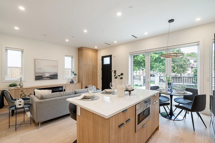 1 2248 E 48th Avenue Vancouver, BC - 10