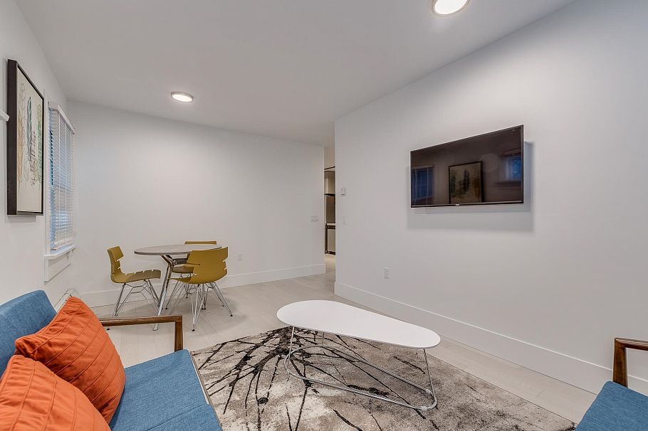 204 1425 HARO STREET, Vancouver BC V6G 1G2 Vancouver, BC - 1