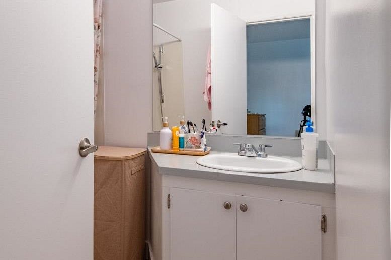 3315 W 6th Avenue Vancouver, BC - 33