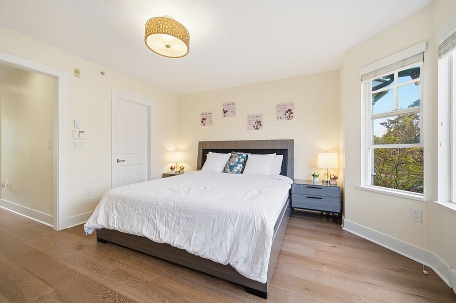 2160 W 8th Avenue Vancouver, BC - 18