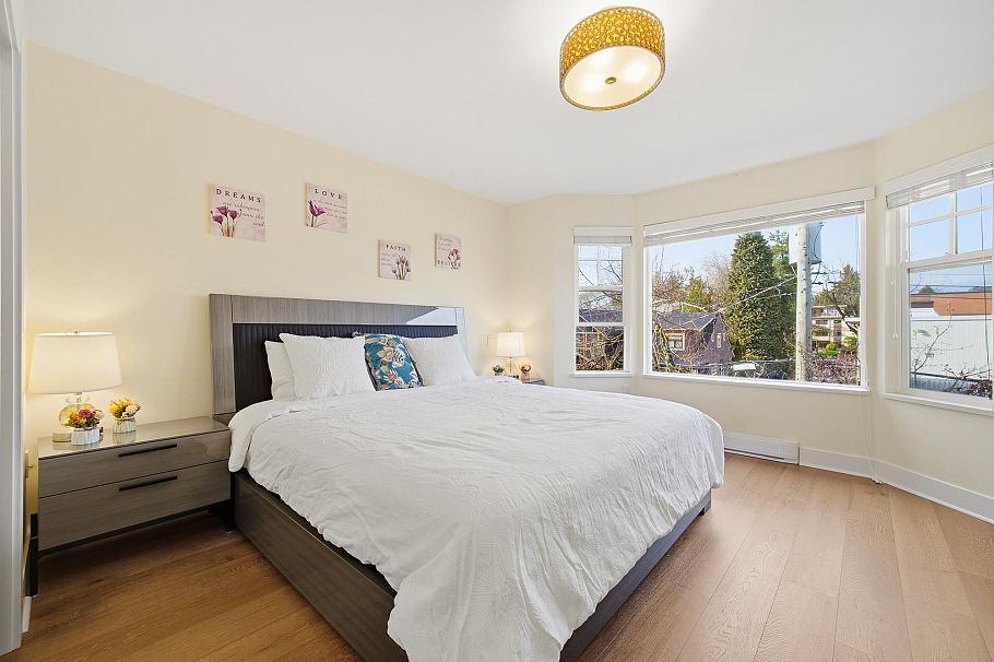 2160 W 8th Avenue Vancouver, BC - 17