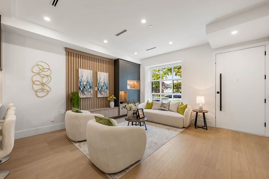 4 3065 Charles Street Vancouver, BC - 3