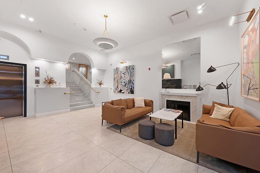 102 3668 W 10th Avenue Vancouver, BC - 4