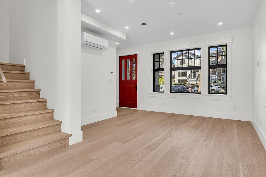 2566 W 2nd Avenue Vancouver, BC - 4