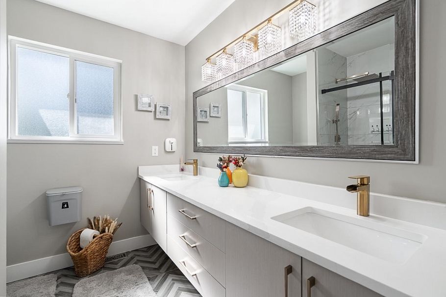 2333 Kirkstone Road North Vancouver, BC - 23