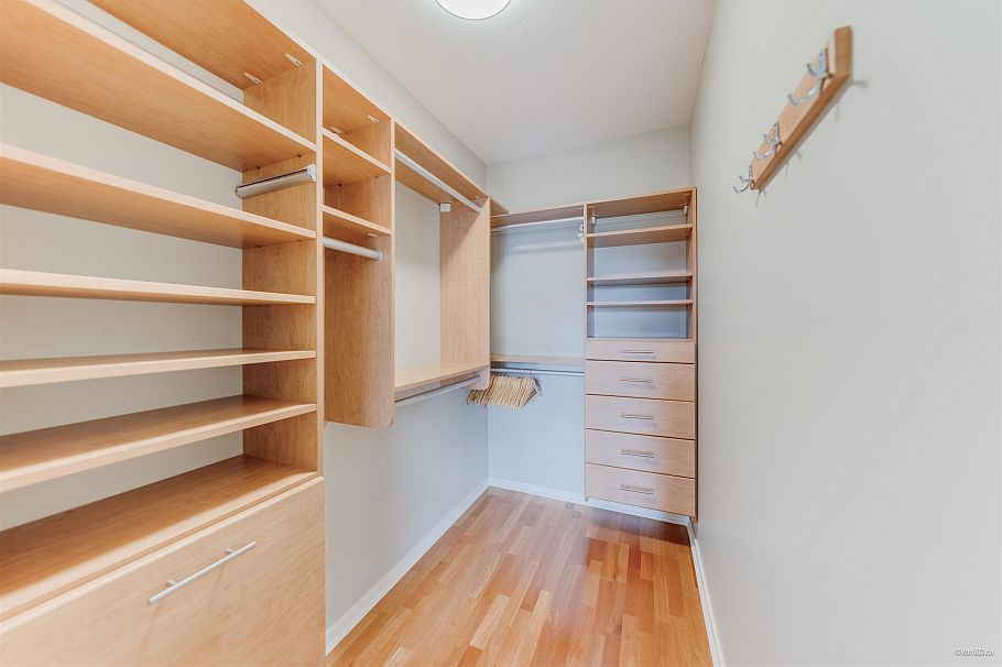 510 530 Raven Woods Drive North Vancouver, BC - 16