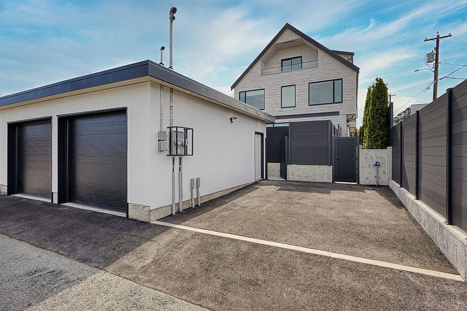 2 2425 Kitchener Street Vancouver, BC - 5