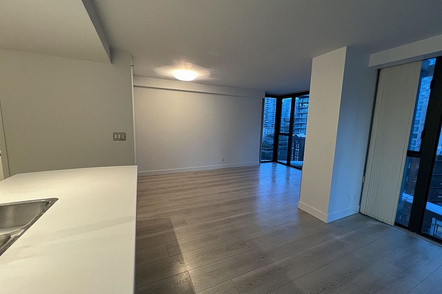 909 1331 W Georgia Street Vancouver, BC - 7