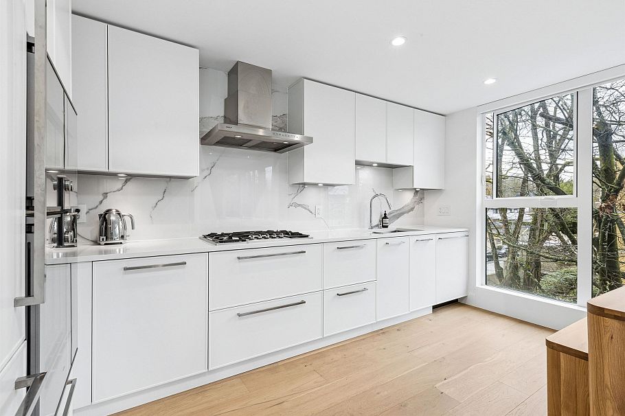 306 2485 Larch Street Vancouver, BC - 13