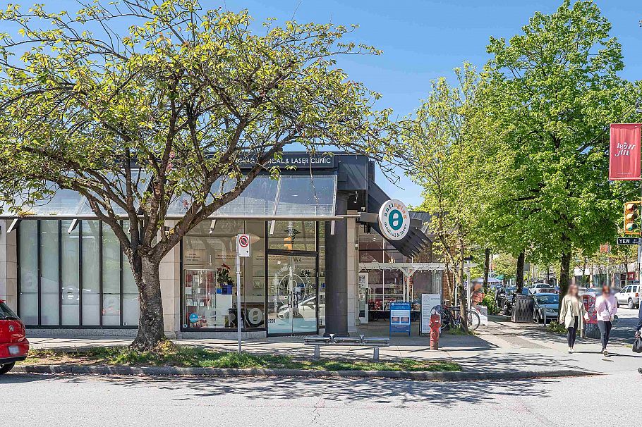 3537 W 5th Avenue Vancouver, BC - 24