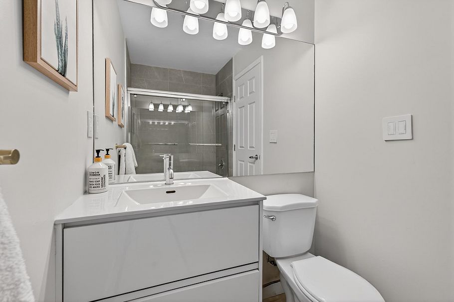 311 1010 Howe Street Vancouver, BC - 30