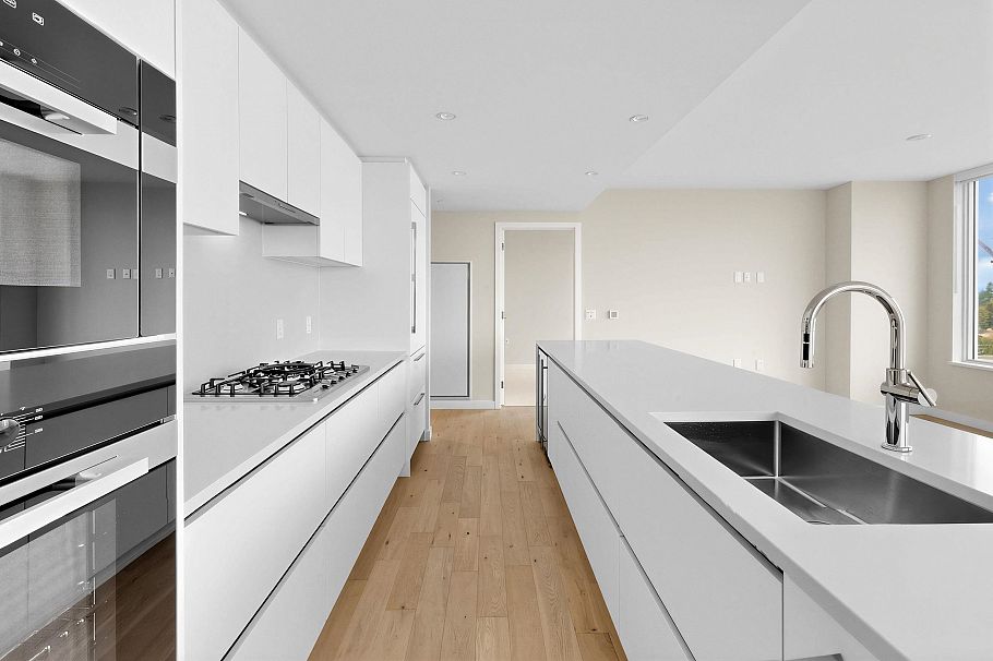 803 485 W 42nd Avenue Vancouver, BC - 8