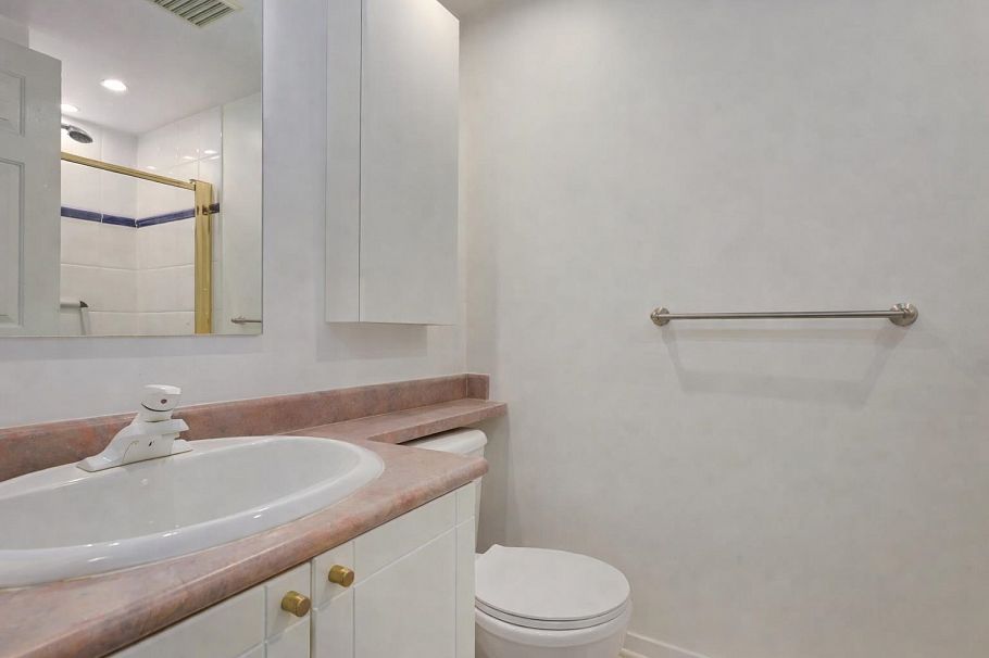 209 688 E 16th Avenue Vancouver, BC - 11