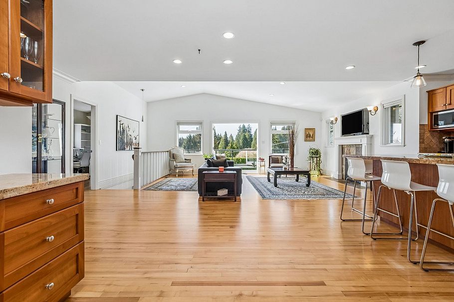 954 Tudor Avenue North Vancouver, BC - 14