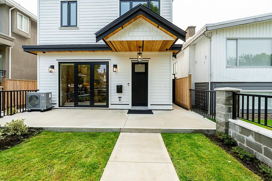 1 2248 E 48th Avenue Vancouver, BC - 29