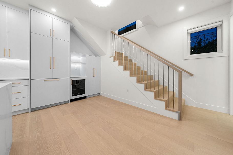 2 1582 E 2nd Avenue Vancouver, BC - 9