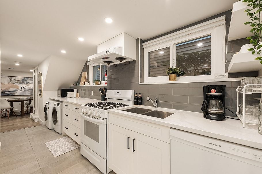 170 W 10th Avenue Vancouver, BC - 31