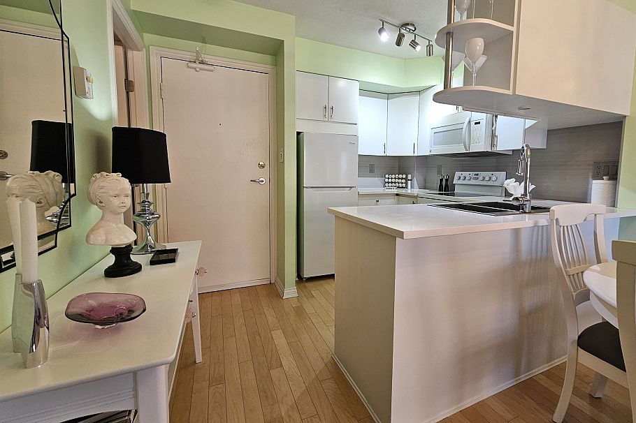 1003 1189 Howe Street Vancouver, BC - 7