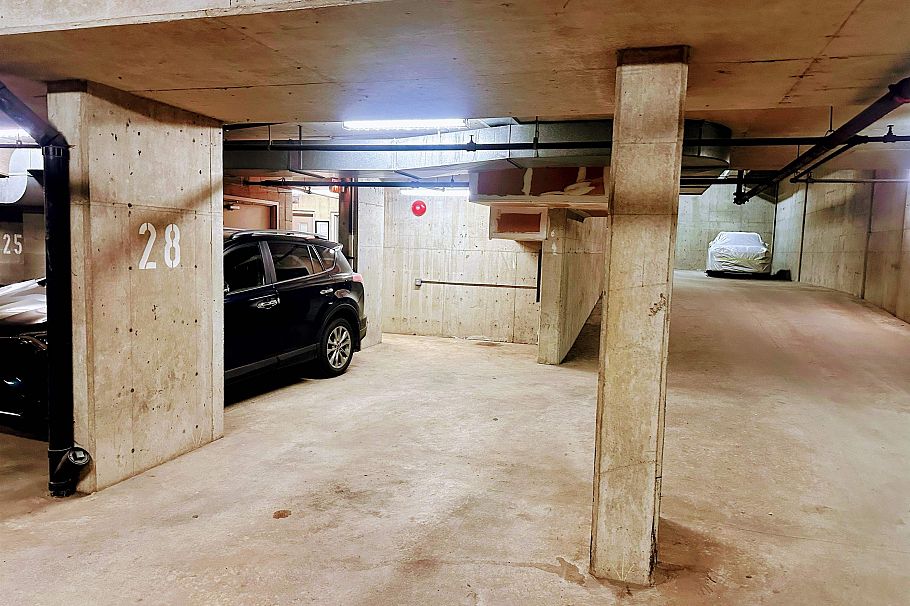 101 1845 Robson Street Vancouver, BC - 15