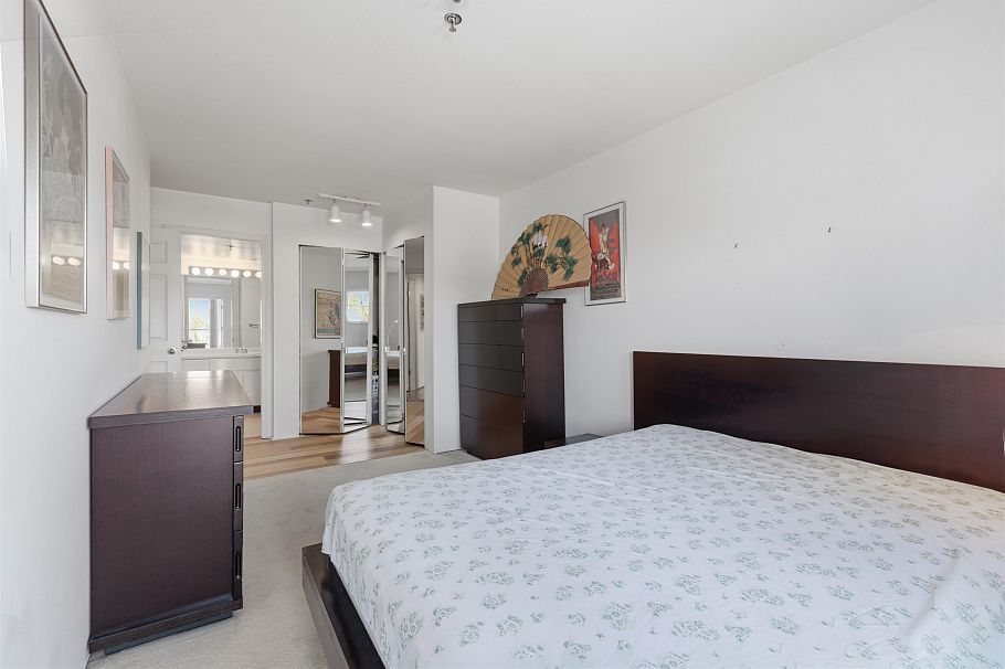 211 3250 W Broadway Vancouver, BC - 18