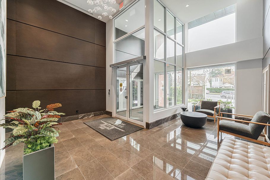 100 1561 W 57th Avenue Vancouver, BC - 17