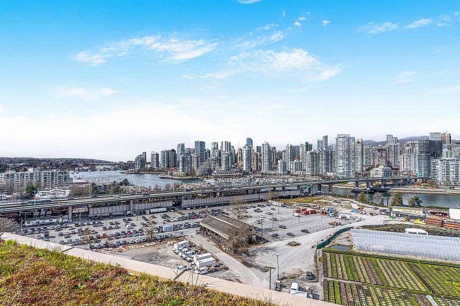 296 W 1st Avenue Vancouver, BC - 31