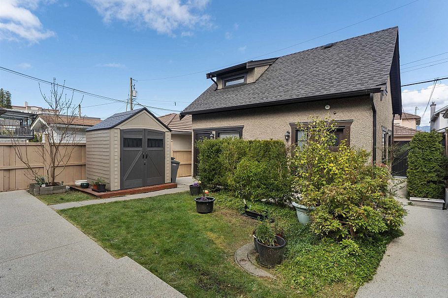 3233 Grant Street Vancouver, BC - 33