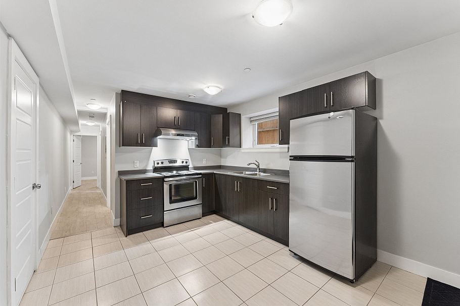 3233 Grant Street Vancouver, BC - 27